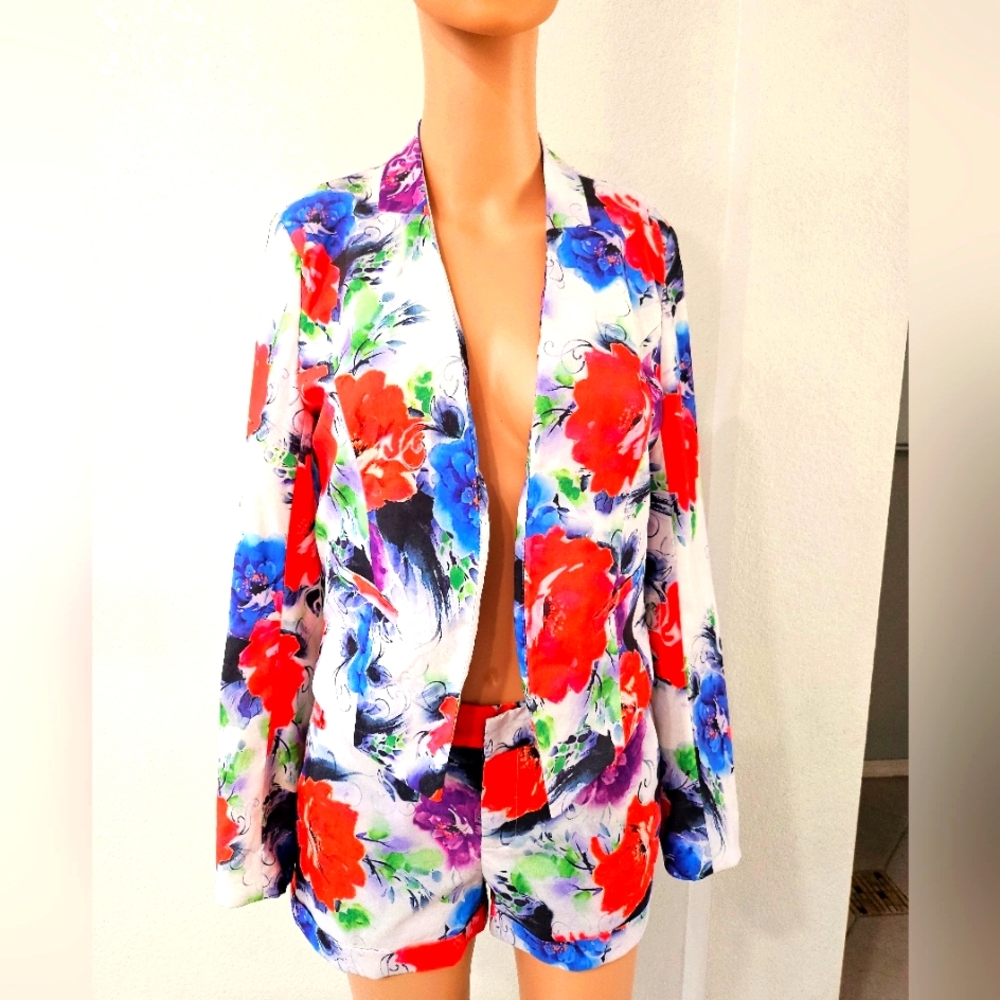 Derby Party! OVI SET OF BLAZER AND SHORTS